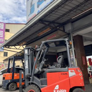 台勵福電動堆高機